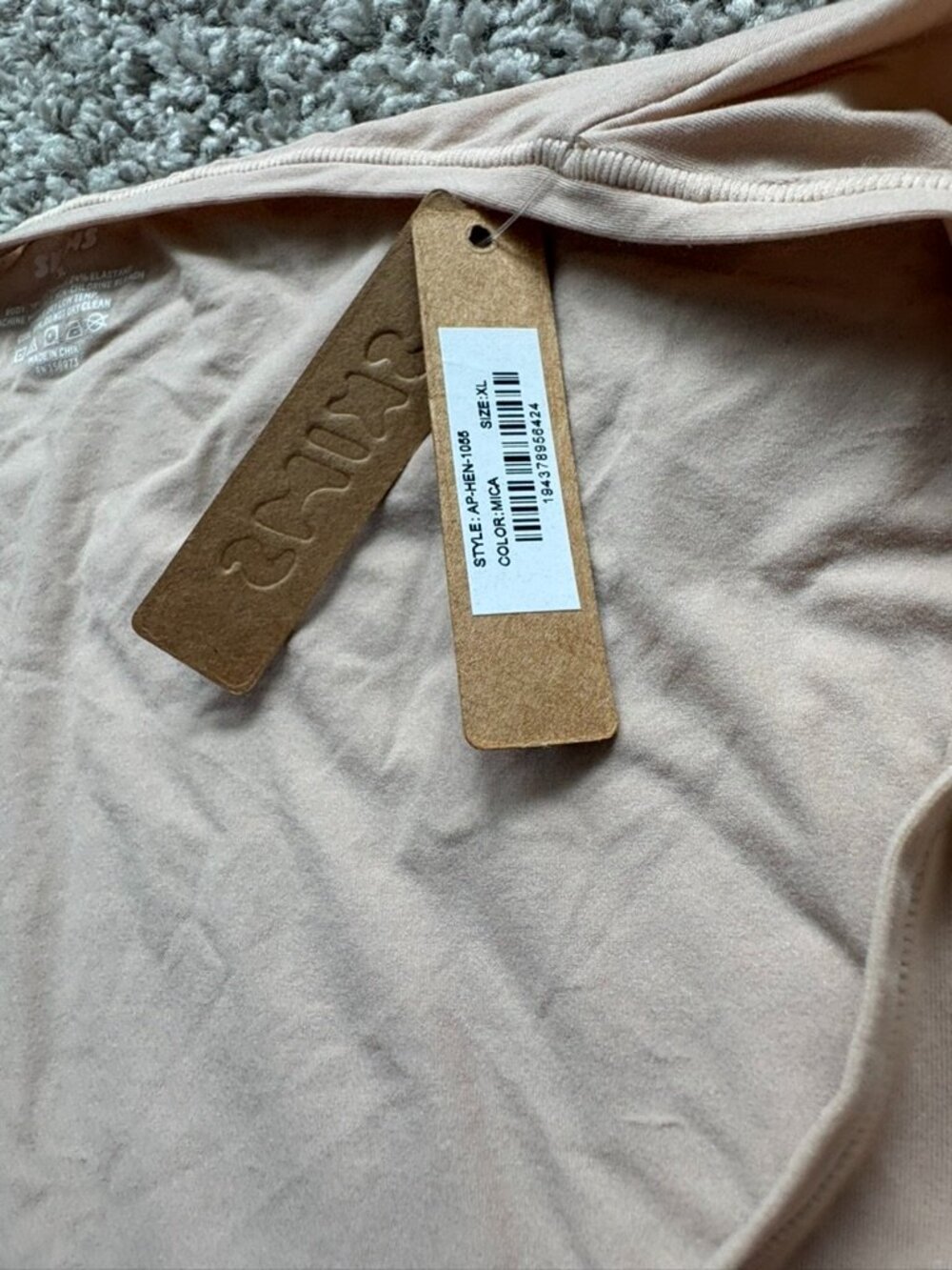 NWT Skims Sienna Fits Everybody Tee - Picture 4 of 5